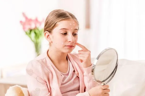 Dưỡng ẩm (Moisturizing) - Cung cấp ẩm đủ, tránh khô da phản tác dụng