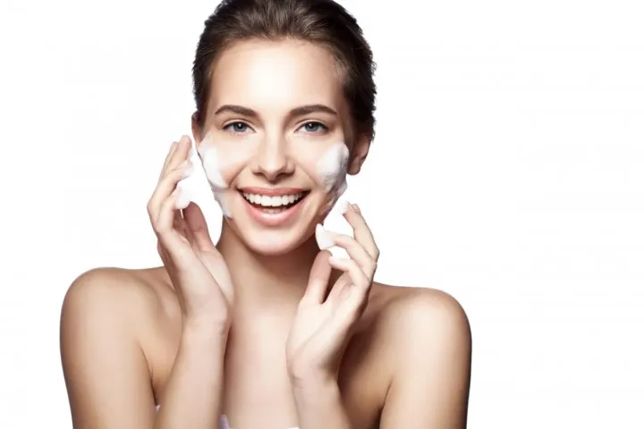 Sữa rửa mặt phù hợp - Bước khởi đầu cho làn da khỏe đẹp