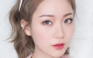 trang điểm tự nhiên cho da mụn